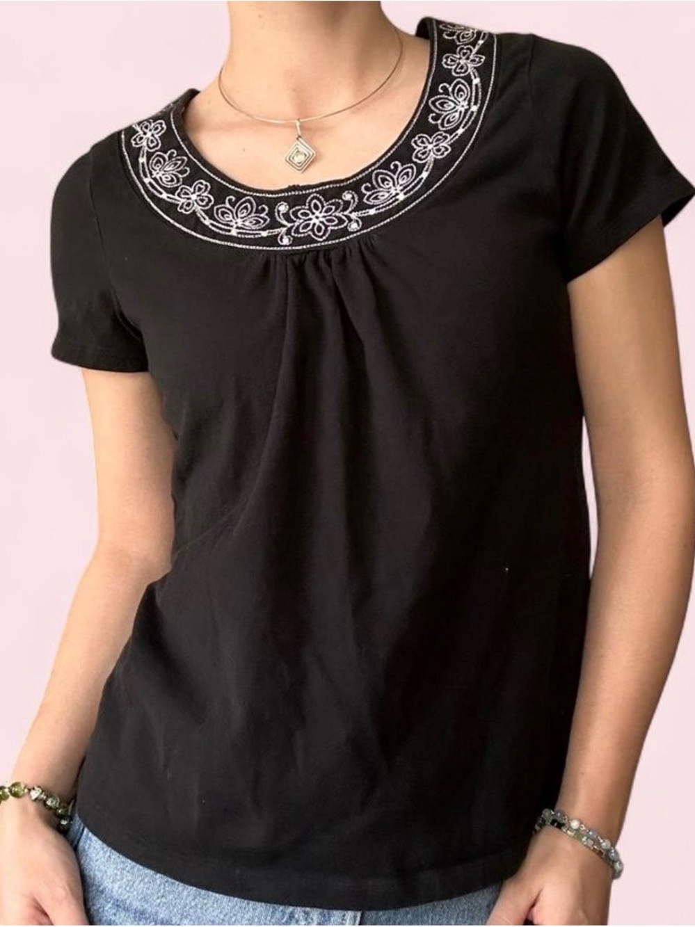 Y2K Croft & Barrow Black Short Sleeve Scoop Neck Top with White Embroidery
